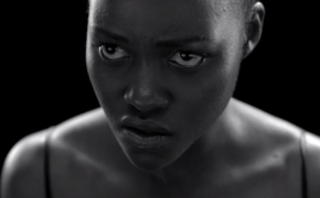 Estrelado por Lupita Nyong’o, JAY-Z libera clipe de “MaNyfaCedGod”