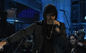 Eminem performa medley com “Walk On Water”, “Stan”, e “Love The Way You Lie” no SNL