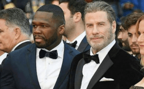 50 Cent canta com John Travolta dançando no palco em festa na França