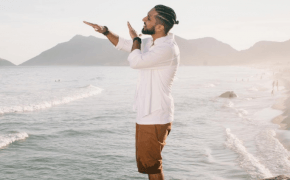 Rashid libera o videoclipe de “Pés na Areia (Promessas)” com Godô; confira