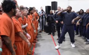 Kanye West faz show surpresa para presos em penitenciária no Texas com o Sunday Service