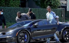 Travis Scott se presenteia com nova Bugatti Chiron de mais de 3 milhões de dólares