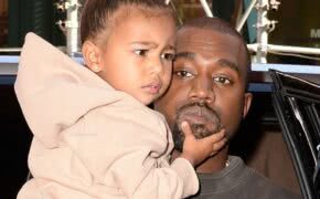 Kanye West manda mensagem de despedida para filha caso seja assassinado após atacar a indústria da música