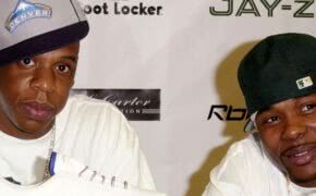 JAY-Z presenteia Memphis Bleek com corrente da Roc-A-Fella