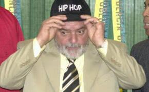 Lula brinca com seguidor conectando ele com o rap