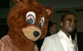 Fantasia de urso que Kanye West usou na era “College Dropout” está sendo vendida por 1 milhão de dólares