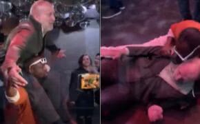 Wyclef Jean deixa CEO da Land Rover cair dos seus ombros durante brincadeira em festa da empresa
